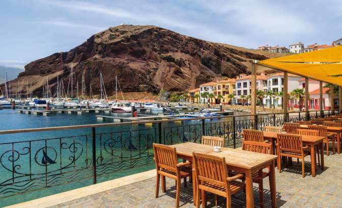 Terras en uitzicht op zee van Madeira