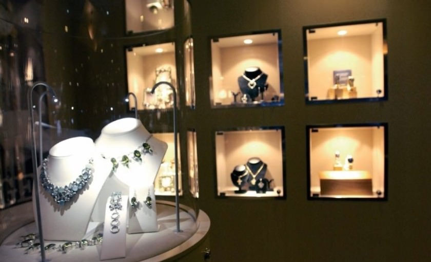 Luxe boutique Azamara Journey cruise