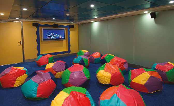 Een kinderbioscoop op de Pride of America van NCL