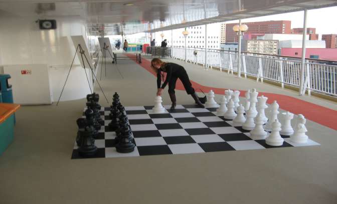 groot schaakspel op de Norwegian Pearl van NCL