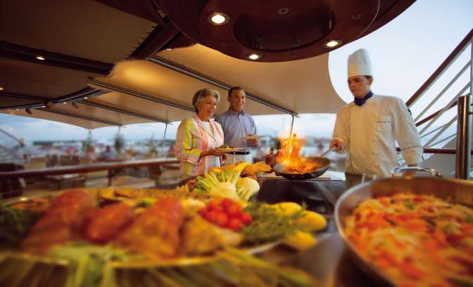 De Lido grill op de Europa van Hapag Lloyd
