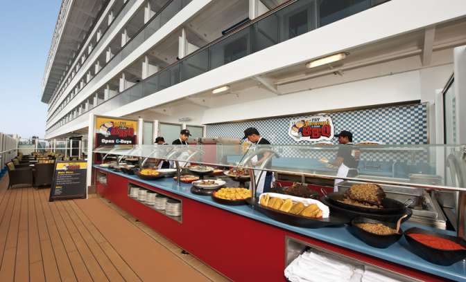 Restaurant aan boord van Carnival Breeze