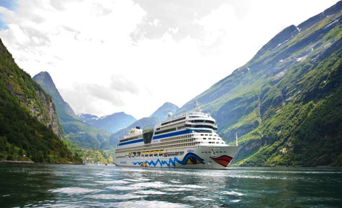 AIDAstella van AIDA cruises op zee 