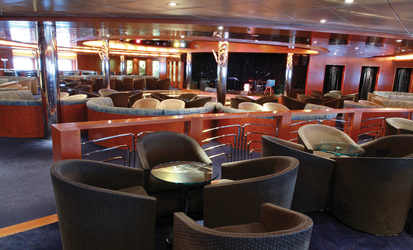 Lounge en Bar Saint Pual de Vence van cruiseschip Costa neoRiviera