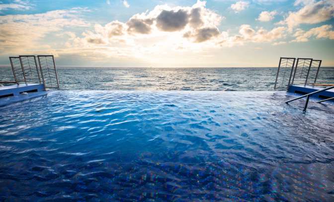 De infinity pool