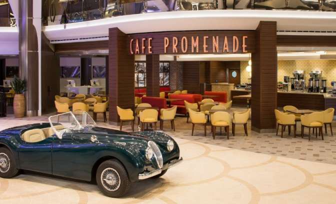 Cafe promenade op de Harmony of the Seas