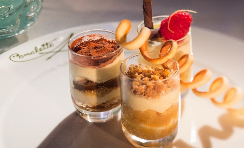 Een dessert op de MS Prinsendam
