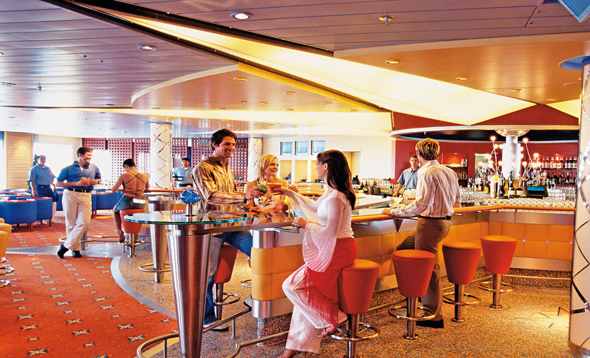 Bar op schip AIDAaura van rederij AIDA Cruises